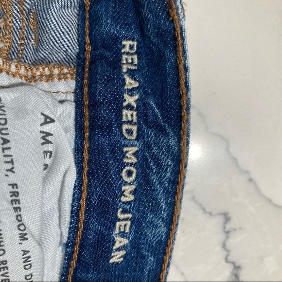 AMERICAN EAGLE Sz 4 Relaxed Mom High Rise Classic Medium Wash  Jeans NWT - Picture 8 of 11